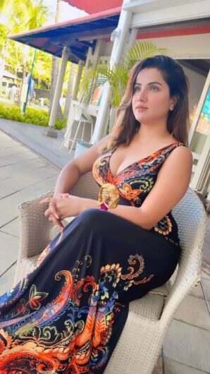 Call Girls In Mayur Vihar-1 Delhi~8447561101 Escorts Service